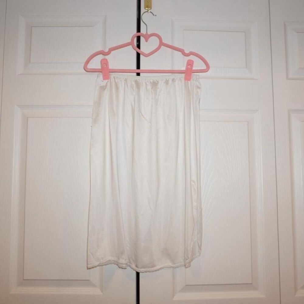 Vanity-fair Women's White and Cream Skirt